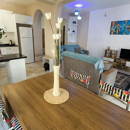 Girne Coastal Baby Apartment *