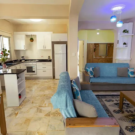 Girne Coastal Baby Apartment Agia Varvara